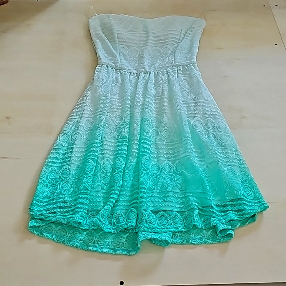 Junior strapless lace dress, mint green NWOT